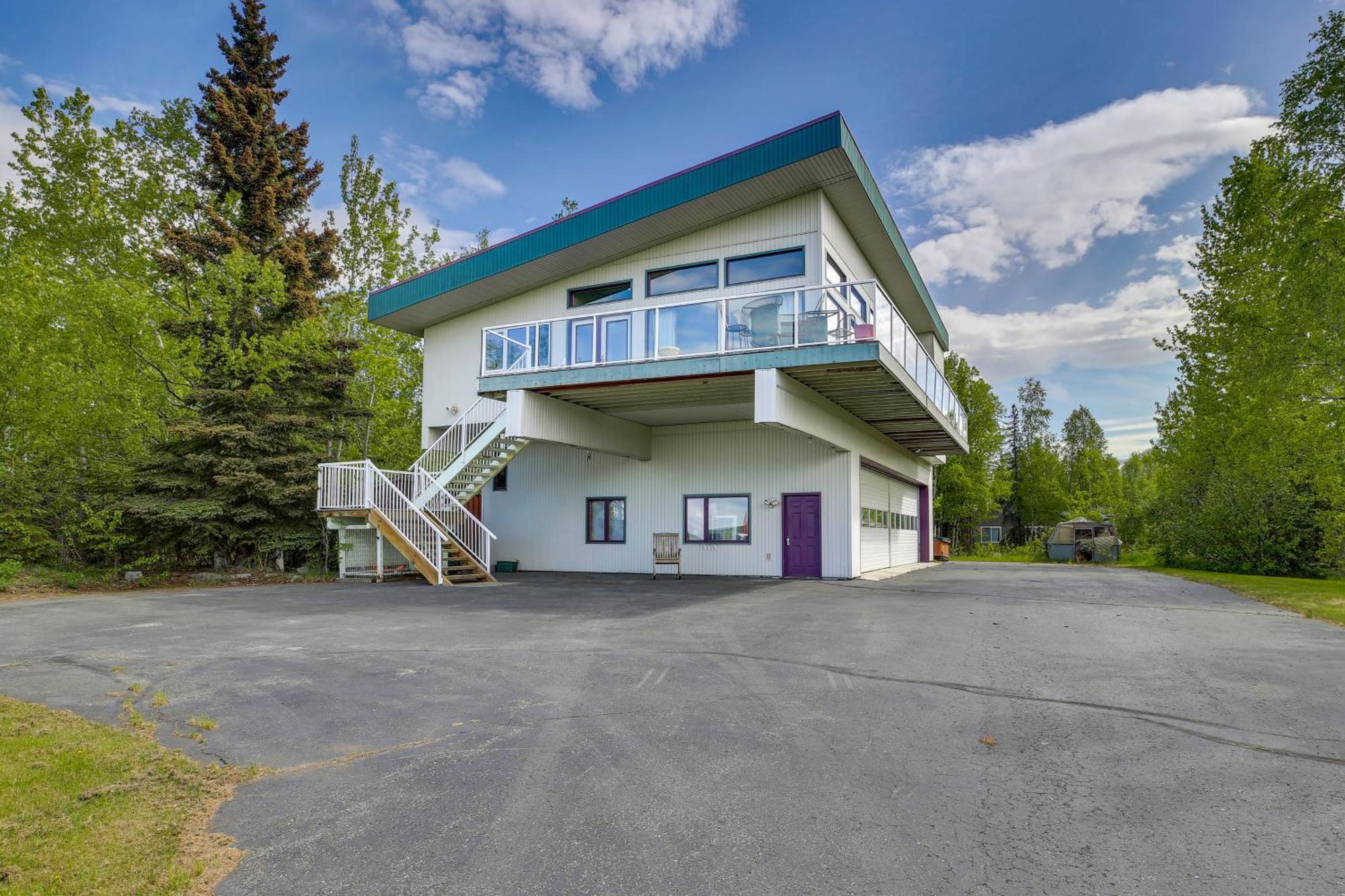 Spacious Family Home With Deck And Million-Dollar View Анкоридж Экстерьер фото
