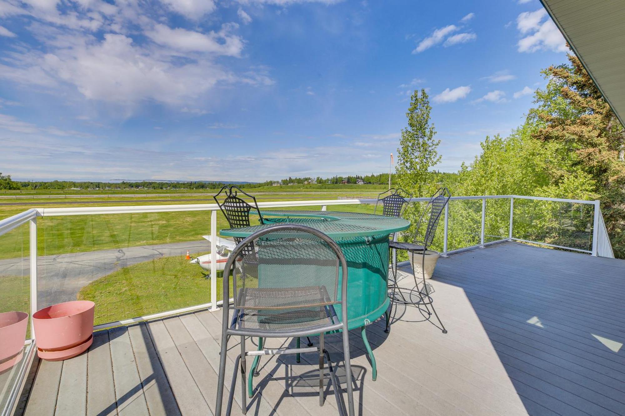 Spacious Family Home With Deck And Million-Dollar View Анкоридж Экстерьер фото